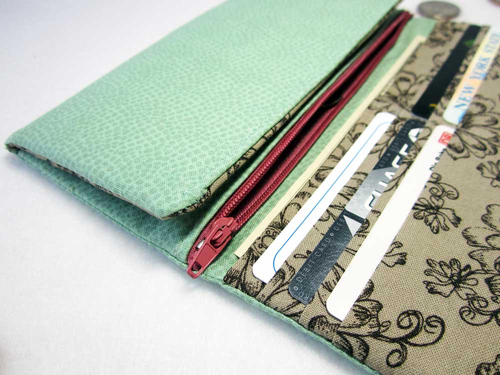 charmed Liebling mint and pink wallet